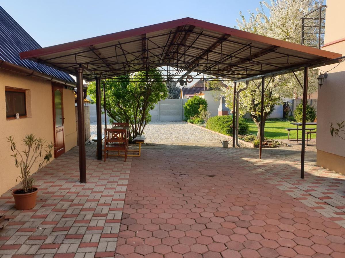 Apartmány Forró Rybárska Veľký Meder Exterior foto